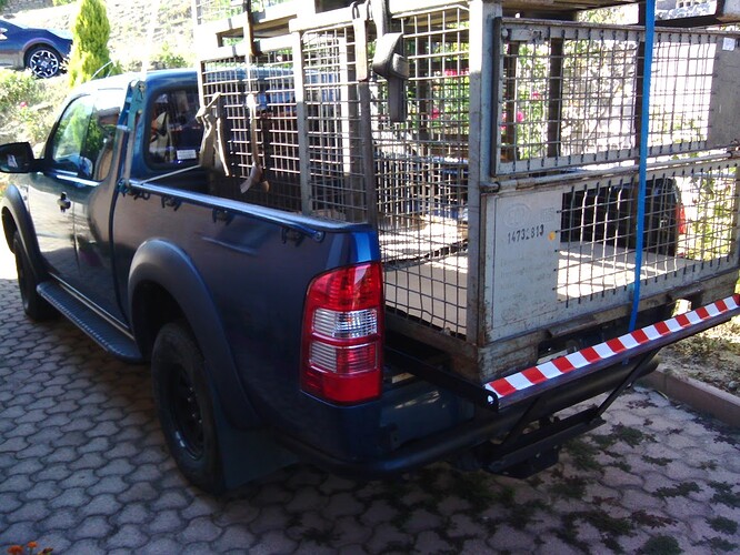 Pick-up plateau aménagement palox pret à l'emploi.