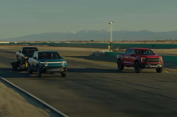 Rivian-R1T-dragrace.jpg