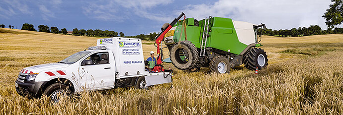 montage-pneu-agricole.jpg