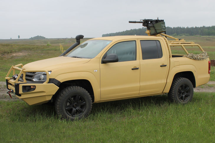 Militaer-Amarok-729x486-8e055df229ad6a12.jpg