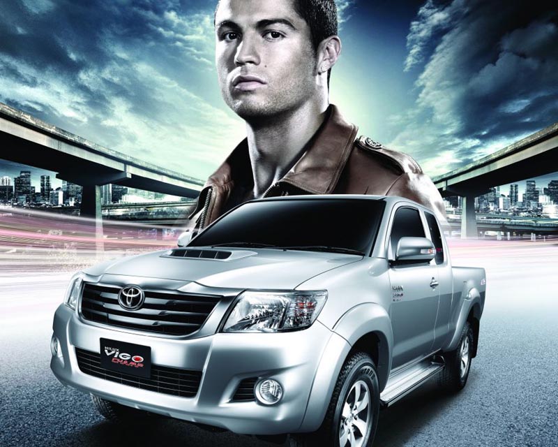 Cristiano-Ronaldo-and-Toyota-Hilux-Vigo-Champ-Thailand-advertisement.jpg