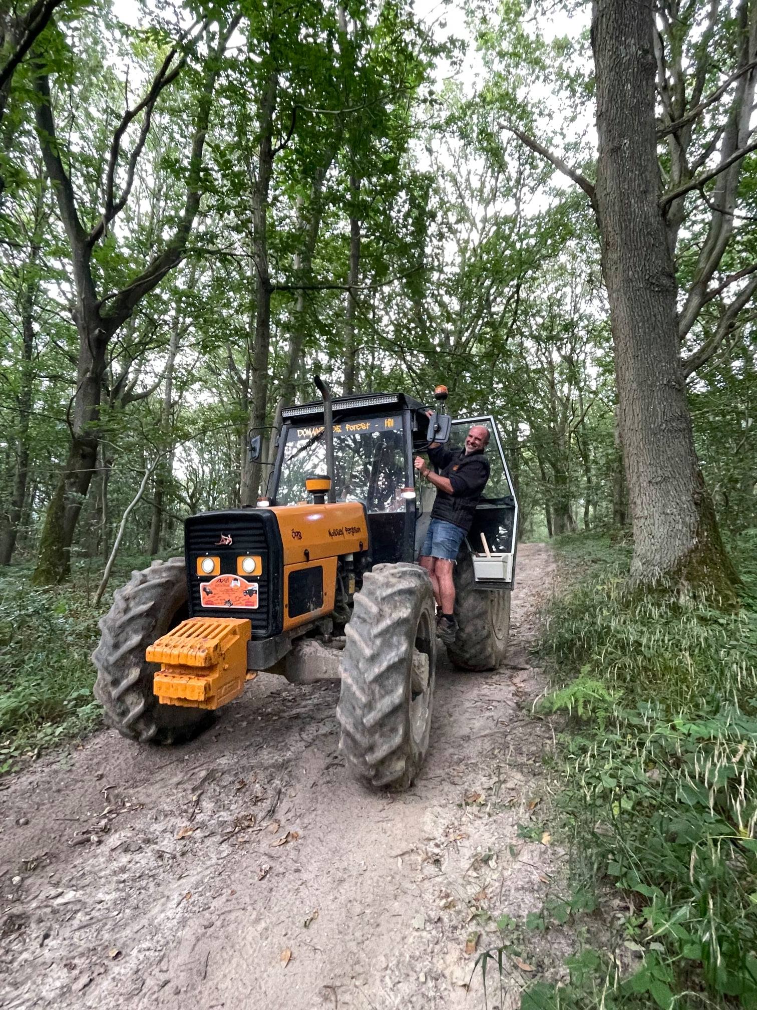 tracteur forest hill.jpg