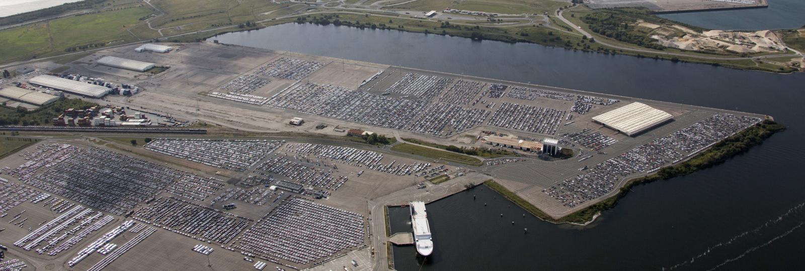 Vue Aérienne du terminal roulier du Havre.jpg