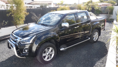 Isuzu DMAX.jpg